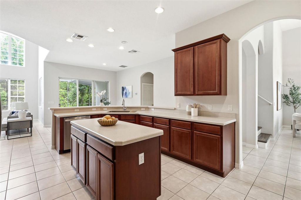 Image 15 of property listing at 2555 SAND ARBOR CIRCLE, Orlando, FL 32824