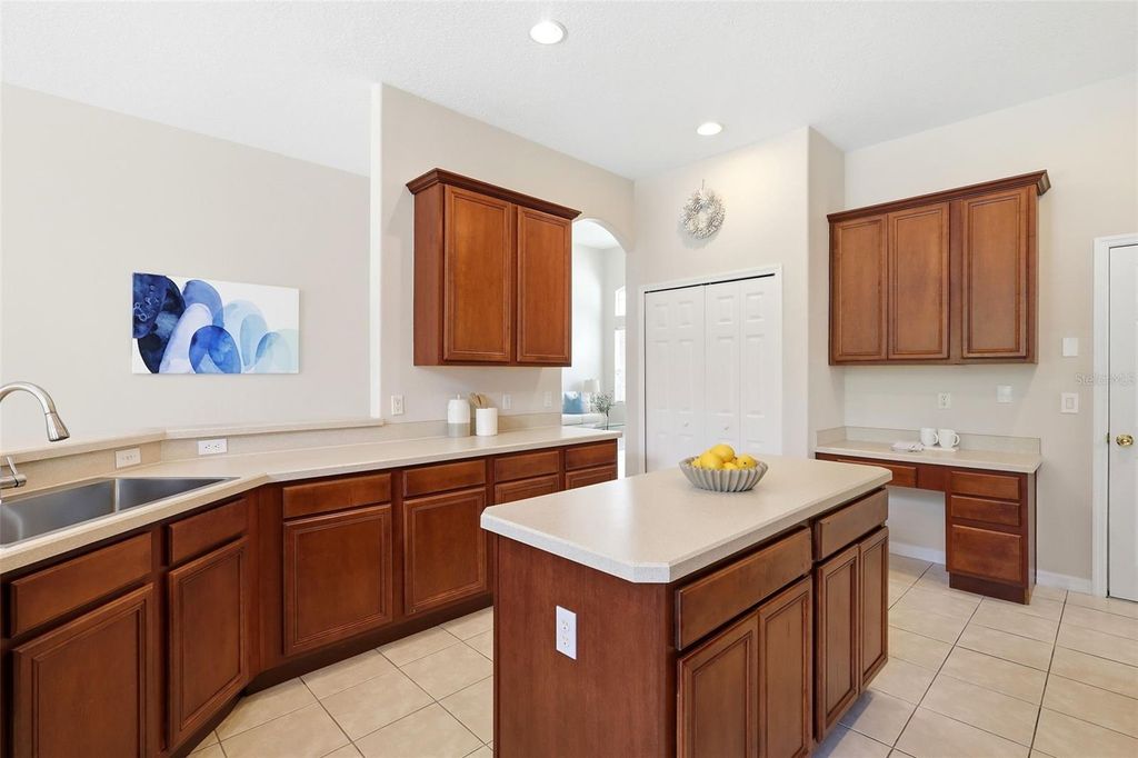 Image 16 of property listing at 2555 SAND ARBOR CIRCLE, Orlando, FL 32824