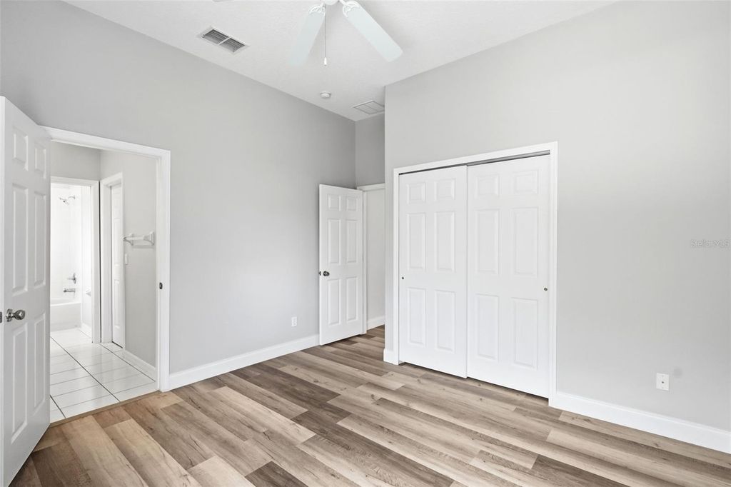Image 26 of property listing at 2555 SAND ARBOR CIRCLE, Orlando, FL 32824
