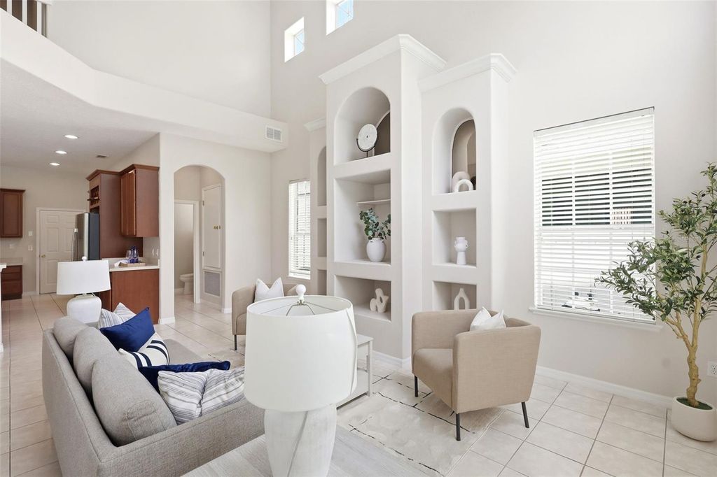 Image 7 of property listing at 2555 SAND ARBOR CIRCLE, Orlando, FL 32824