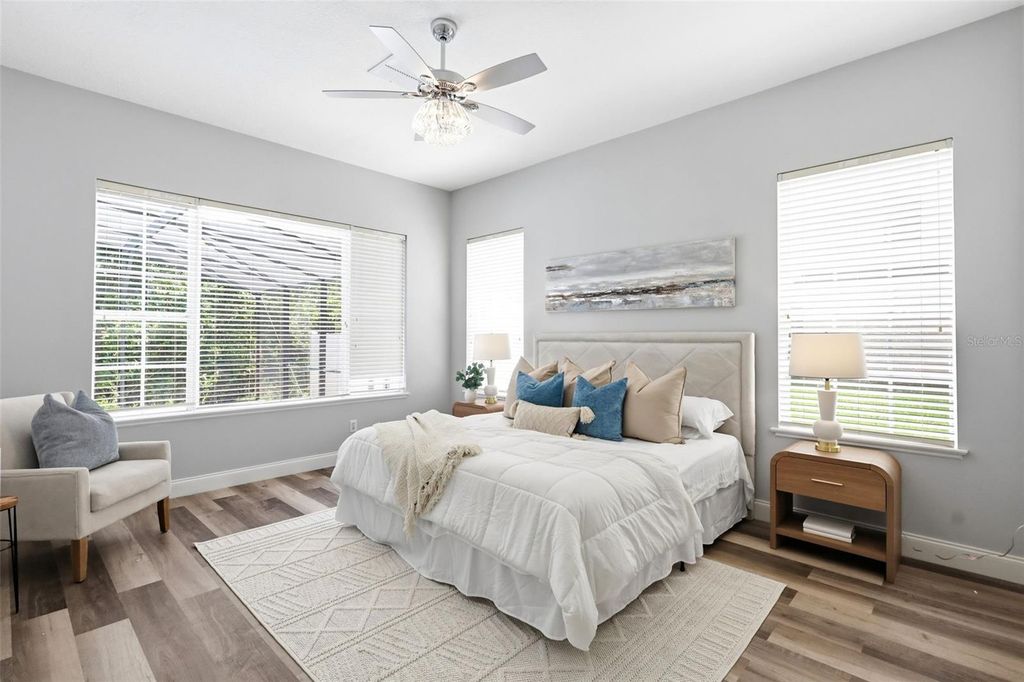Image 8 of property listing at 2555 SAND ARBOR CIRCLE, Orlando, FL 32824