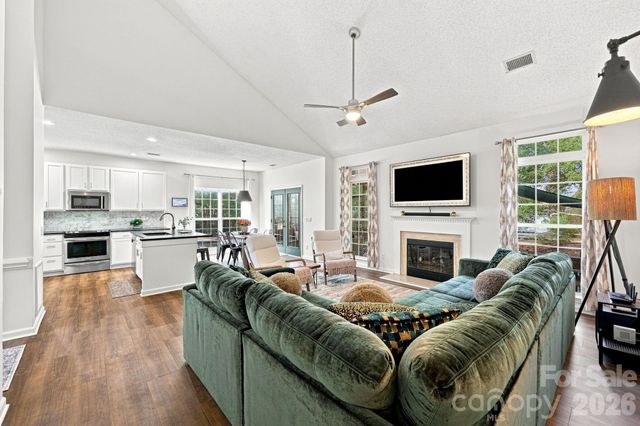 16215 Hollingbourne Road, Huntersville, NC 28078