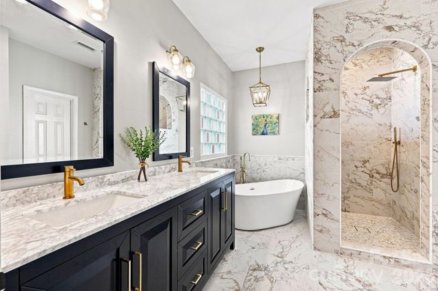 16215 Hollingbourne Road, Huntersville, NC 28078