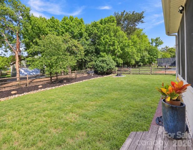 16215 Hollingbourne Road, Huntersville, NC 28078