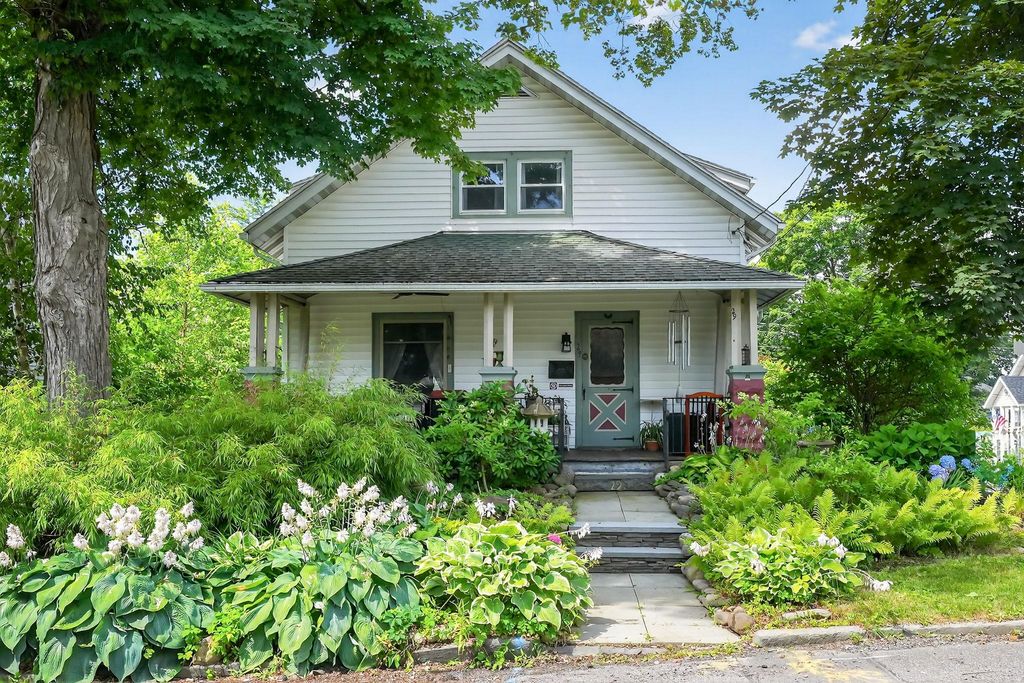 29 Voorhees Avenue, Kingston, NY 12401
