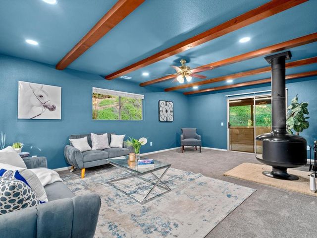 1130 Pebble Springs Lane, Escondido, CA 92026