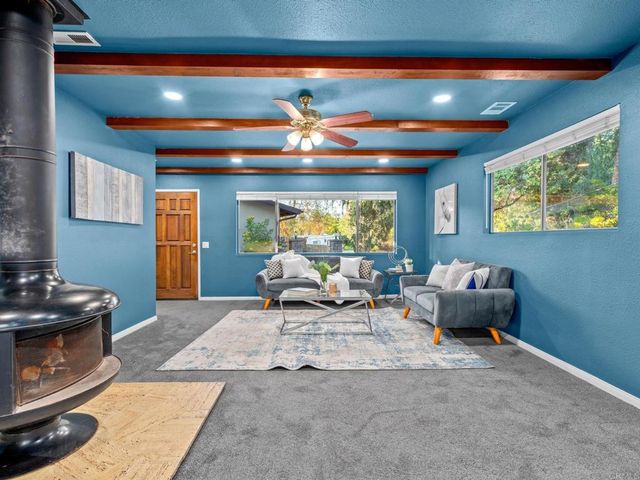 1130 Pebble Springs Lane, Escondido, CA 92026