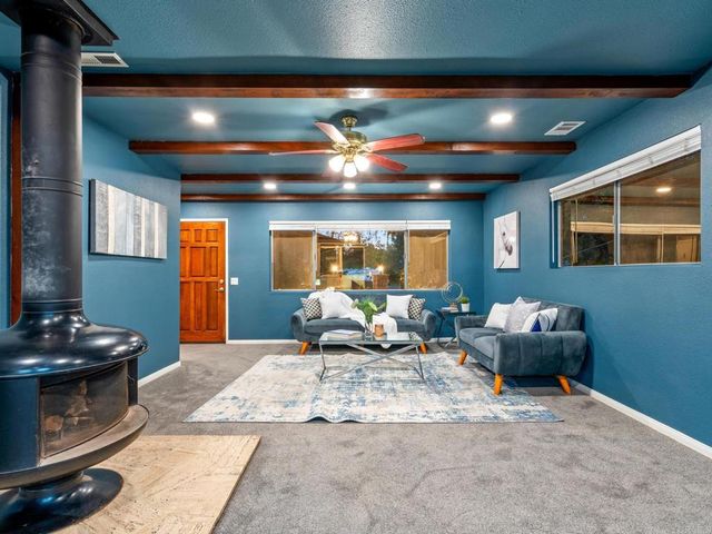 1130 Pebble Springs Lane, Escondido, CA 92026