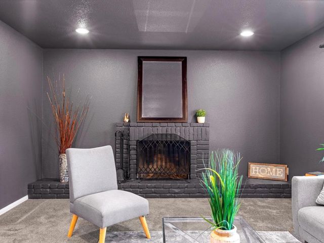 1130 Pebble Springs Lane, Escondido, CA 92026