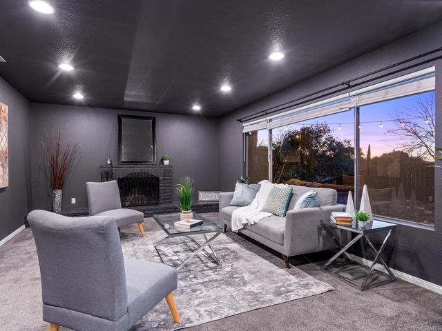 1130 Pebble Springs Lane, Escondido, CA 92026