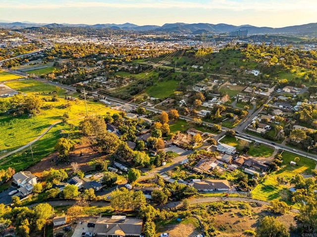 1130 Pebble Springs Lane, Escondido, CA 92026