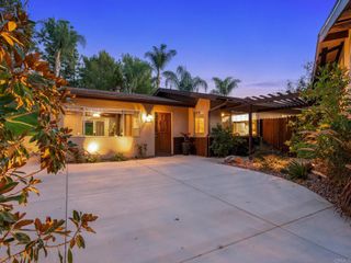 1130 Pebble Springs Lane, Escondido, CA 92026