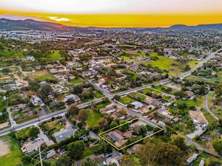 1130 Pebble Springs Lane, Escondido, CA 92026