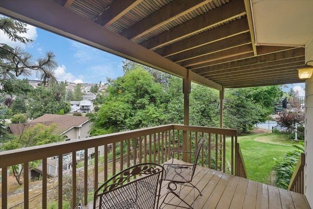 8701 E Boardwalk Ln, Spokane, WA 99212