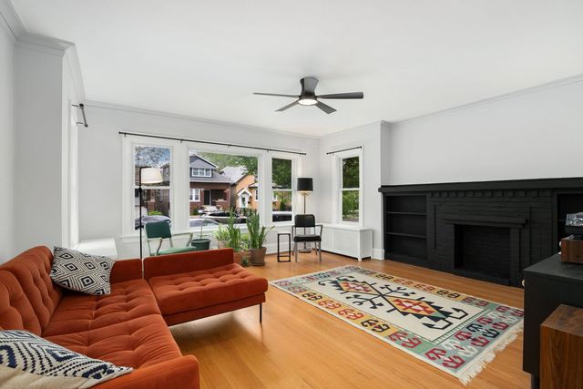5425 N Bernard Street, Chicago, IL 60625