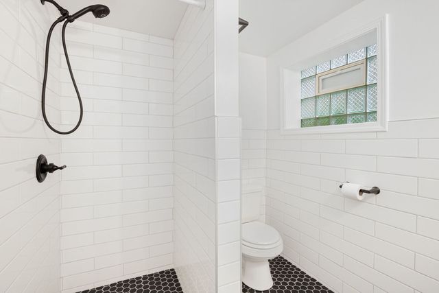5425 N Bernard Street, Chicago, IL 60625
