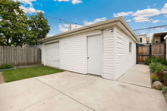 5425 N Bernard Street, Chicago, IL 60625
