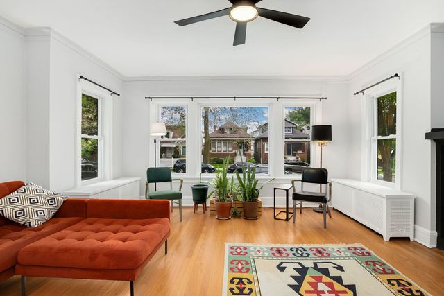 5425 N Bernard Street, Chicago, IL 60625