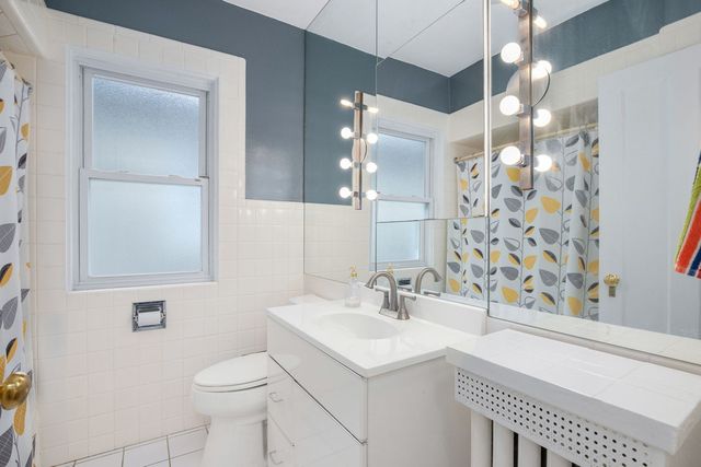 5425 N Bernard Street, Chicago, IL 60625