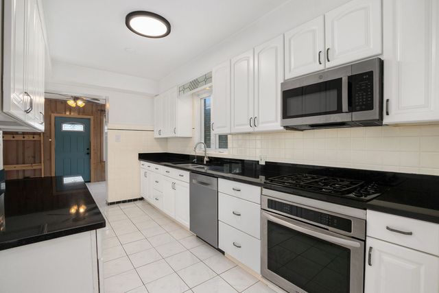 5425 N Bernard Street, Chicago, IL 60625