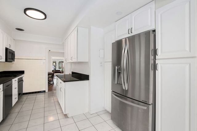 5425 N Bernard Street, Chicago, IL 60625