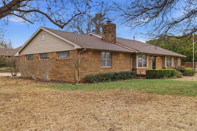 702 Kouba Drive, Yukon, OK 73099