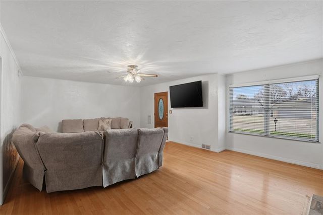 702 Kouba Drive, Yukon, OK 73099