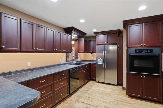 702 Kouba Drive, Yukon, OK 73099