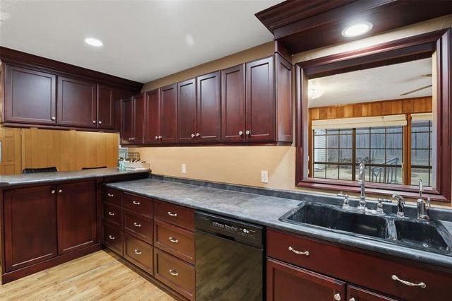 702 Kouba Drive, Yukon, OK 73099