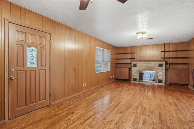 702 Kouba Drive, Yukon, OK 73099