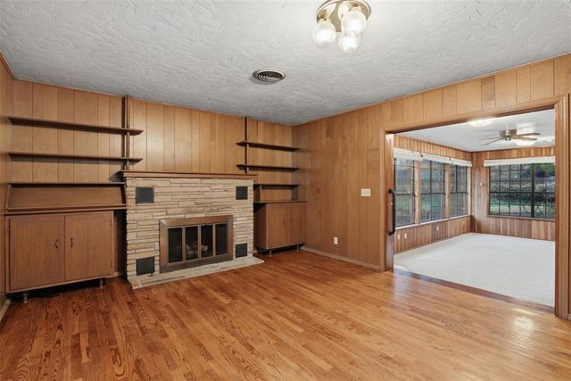 702 Kouba Drive, Yukon, OK 73099