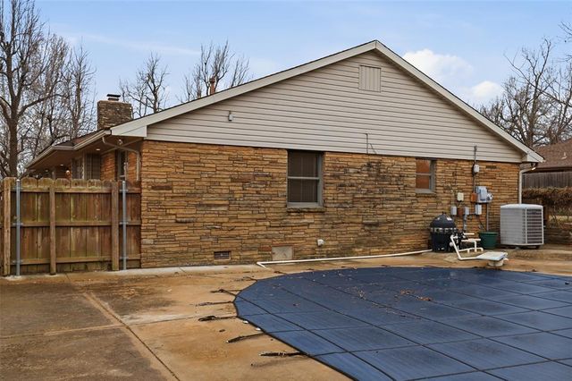 702 Kouba Drive, Yukon, OK 73099