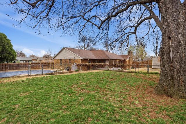 702 Kouba Drive, Yukon, OK 73099