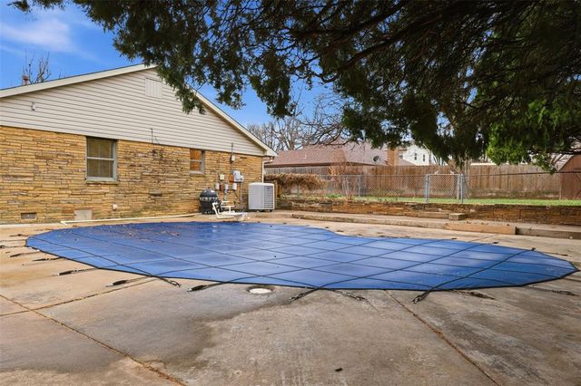 702 Kouba Drive, Yukon, OK 73099