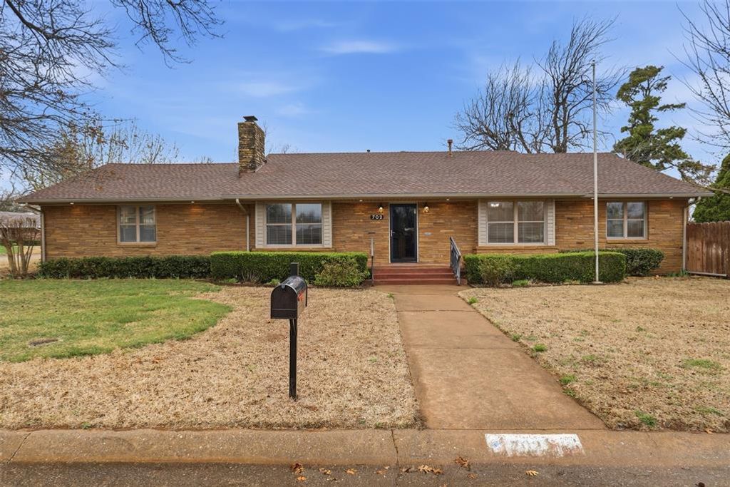 702 Kouba Drive, Yukon, OK 73099