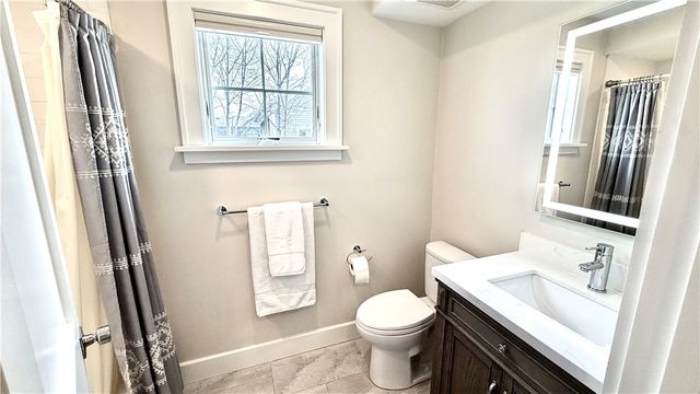 20 E East Bowery Street 2A, Newport, RI 02840