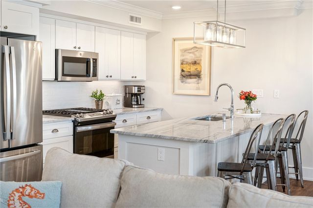 20 E East Bowery Street 2A, Newport, RI 02840