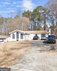 820 Howard Court SW, Mableton, GA 30126