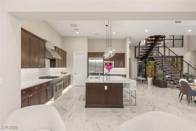 5201 Fading Sunset Drive, Las Vegas, NV 89135