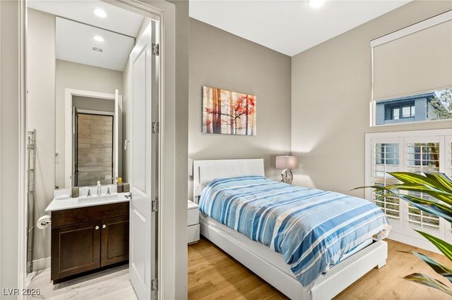 5201 Fading Sunset Drive, Las Vegas, NV 89135