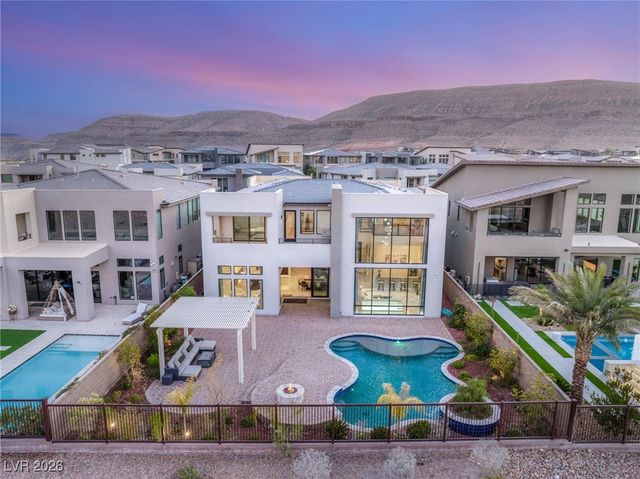 5201 Fading Sunset Drive, Las Vegas, NV 89135