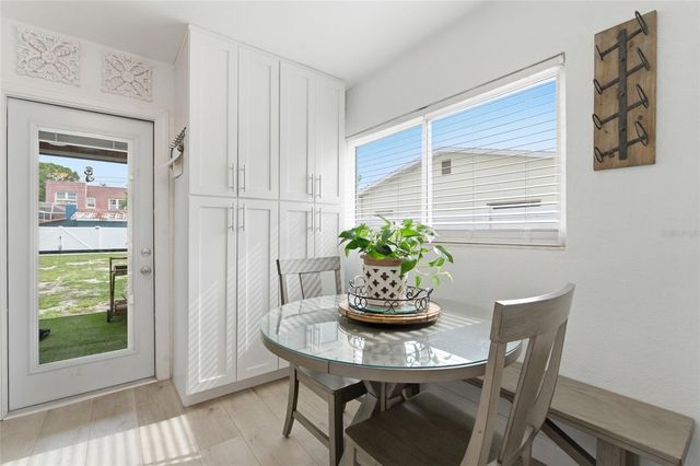 6810 4TH AVENUE N, St Petersburg, FL 33710