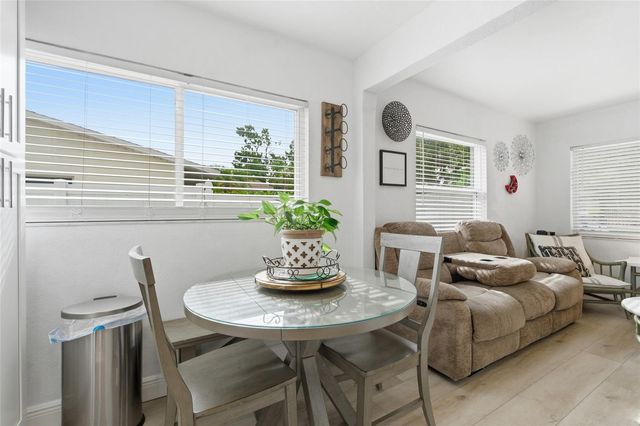 6810 4TH AVENUE N, St Petersburg, FL 33710