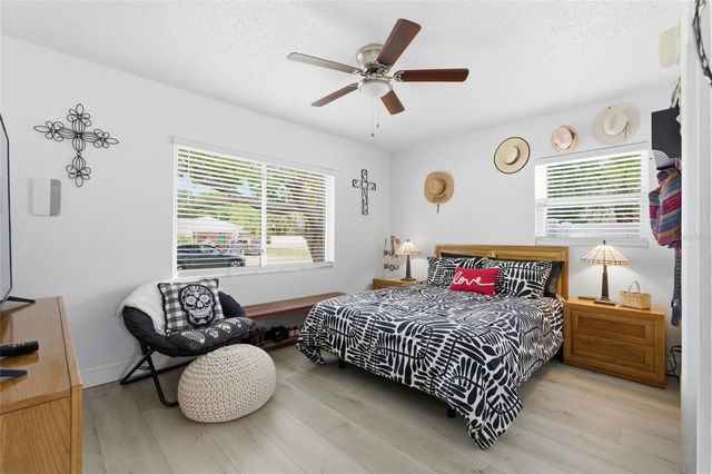 6810 4TH AVENUE N, St Petersburg, FL 33710