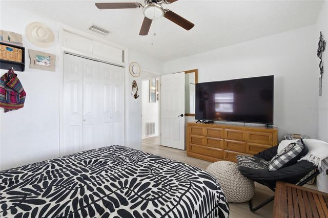 6810 4TH AVENUE N, St Petersburg, FL 33710