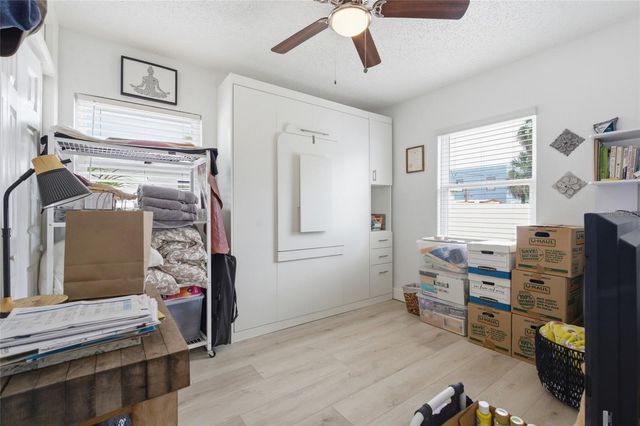 6810 4TH AVENUE N, St Petersburg, FL 33710