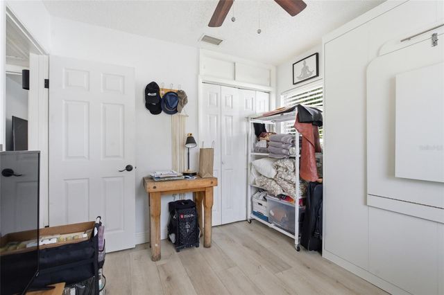 6810 4TH AVENUE N, St Petersburg, FL 33710
