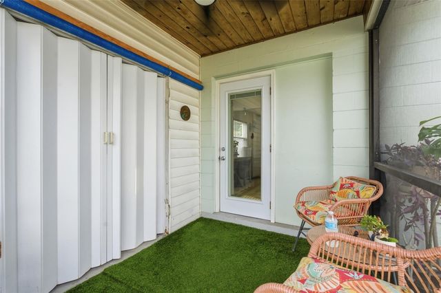 6810 4TH AVENUE N, St Petersburg, FL 33710