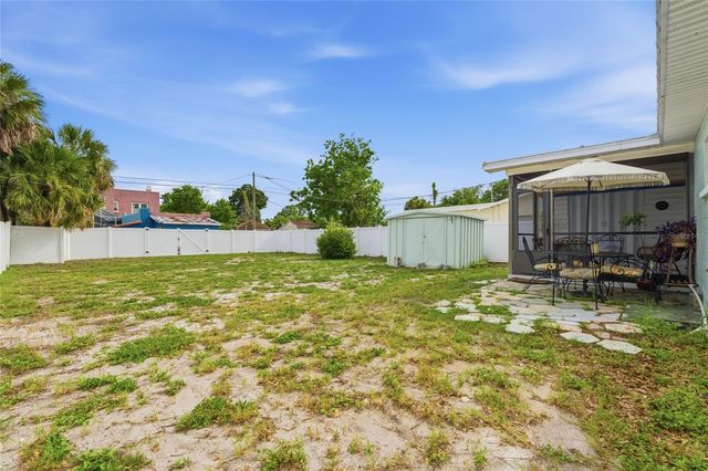 6810 4TH AVENUE N, St Petersburg, FL 33710