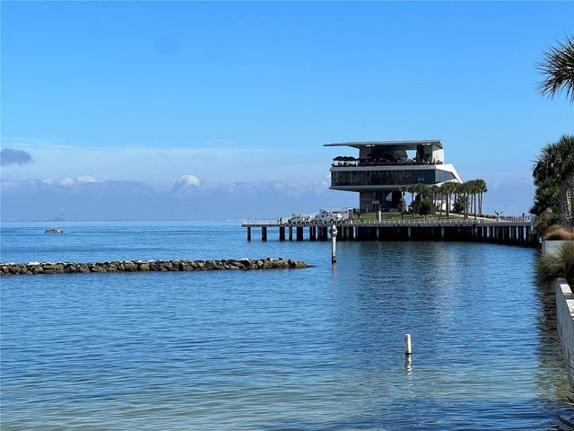 6810 4TH AVENUE N, St Petersburg, FL 33710